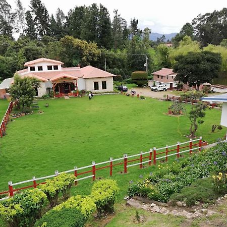 Hacienda Moncora, Un Lugar Hermoso Para Toda La Familia Y Los Amigos El Rosal 外观 照片